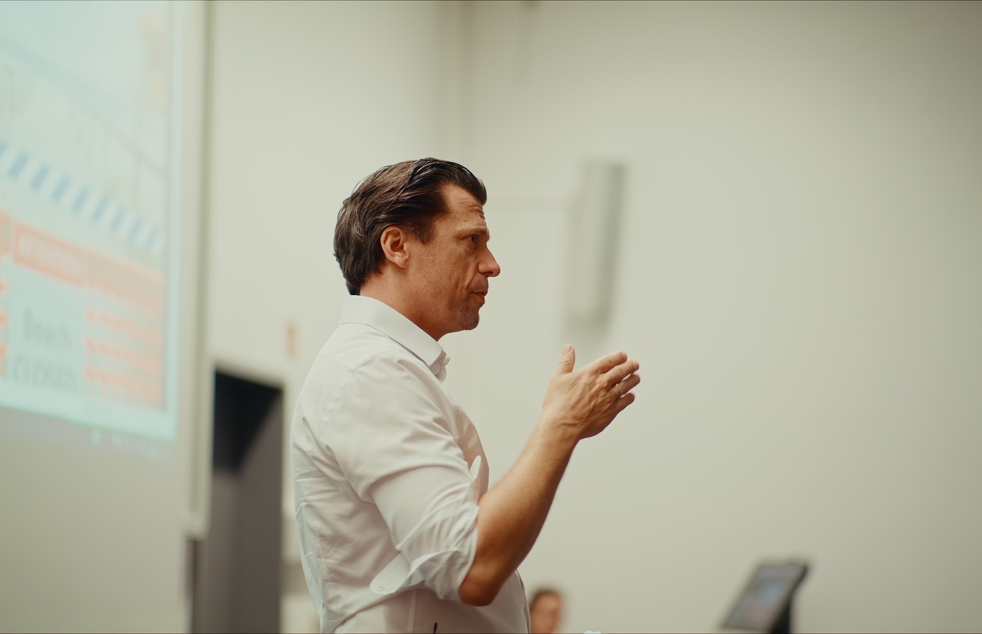 Mathias Kiep, CFO of the TUI Group, talks about leadership in times of crises